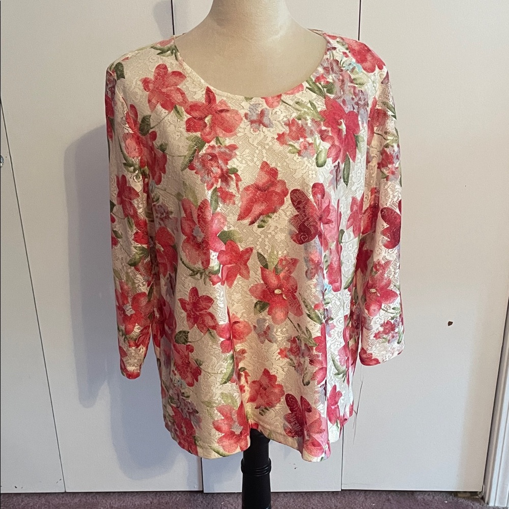 Cathy Daniels Red and Pink Floral Blouse